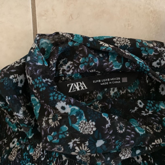 Zara tie neck floral dress - Picture 3 of 3